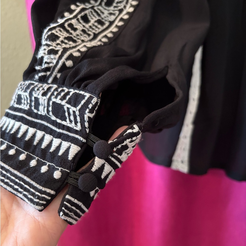 Anthropologie Bl^ink London Black and White Embroidered Women's Top size S - Picture 4 of 9
